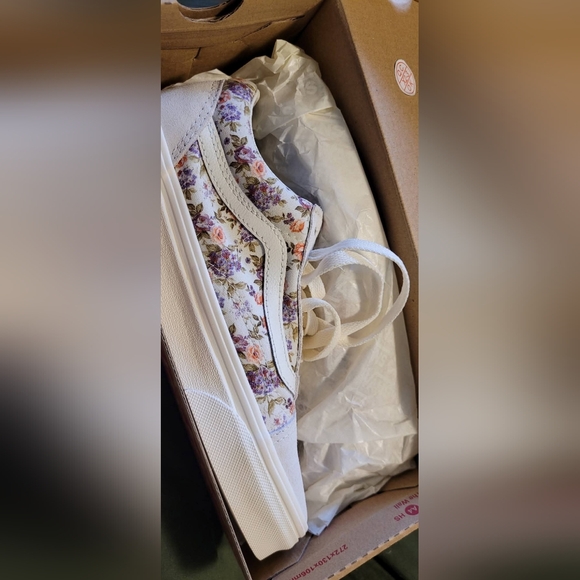 Vans Women's Floral Cream Sneakers - Picture 2 of 2